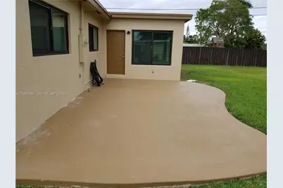 949 NW 10th St, Homestead, FL 33030 - Photo 3