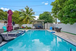 864 E 29th St, Hialeah, FL 33013 - Photo 9