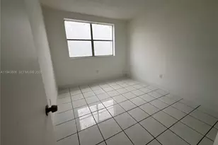 1104 W 44th St, Hialeah, FL 33012 - Photo 7