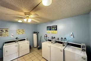 30 SE 4th Ave, Hallandale Beach, FL 33009 - Photo 11