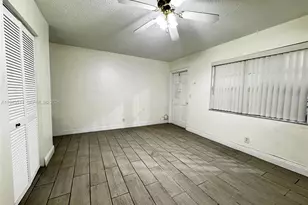 30 SE 4th Ave, Hallandale Beach, FL 33009 - Photo 9
