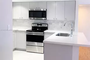 9033 SW 123rd Ct, Miami, FL 33186 - Photo 5