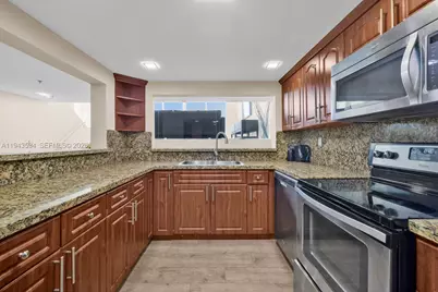 5445 Collins Ave #M9 M10 M11 M12, Miami Beach, FL 33140 - Photo 23