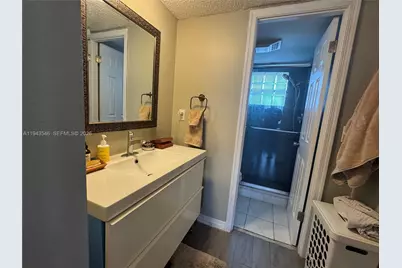 9450 Poinciana Pl #405, Davie, FL 33324 - Photo 19