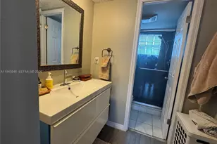 9450 Poinciana Pl, Davie, FL 33324 - Photo 19
