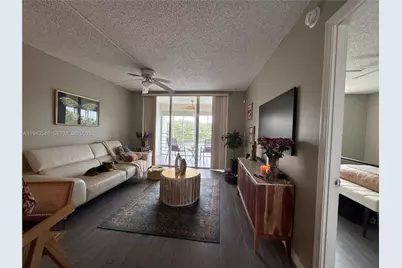 9450 Poinciana Pl #405, Davie, FL 33324 - Photo 9
