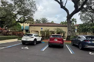 9450 Poinciana Pl, Davie, FL 33324 - Photo 23