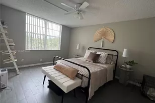 9450 Poinciana Pl, Davie, FL 33324 - Photo 5