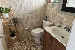 9450 Poinciana Pl, Davie, FL 33324 - Photo 15