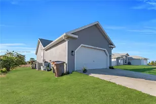 1036 Gunby, Lehigh Acres, FL 33974 - Photo 7