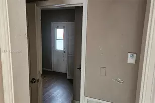 742 SW 10th St, Miami, FL 33130 - Photo 5