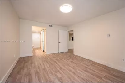 1 Alhambra Cir #203, Coral Gables, FL 33134 - Photo 7