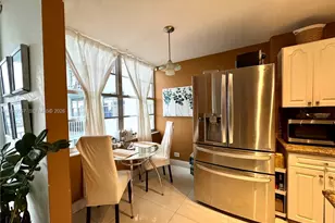 301 174th St, Sunny Isles Beach, FL 33160 - Photo 17