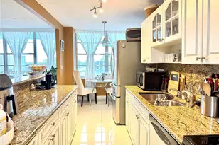 301 174th St, Sunny Isles Beach, FL 33160 - Photo 5