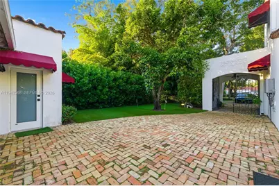 1302 Alhambra Cir, Coral Gables, FL 33134 - Photo 5