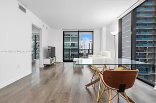 31 SE 6th St, Miami, FL 33131 - Photo 5