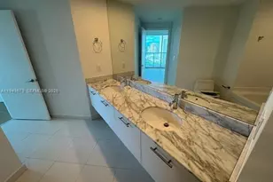 500 Brickell Ave, Miami, FL 33131 - Photo 15