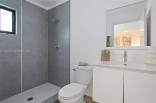 954 NW 8th St, Florida City, FL 33034 - Photo 19