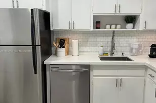 330 SE 2nd St, Hallandale Beach, FL 33009 - Photo 5