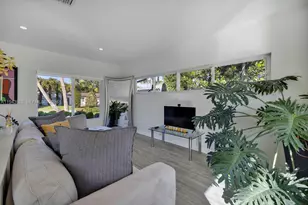 1226 NE 100th St, Miami Shores, FL 33138 - Photo 9