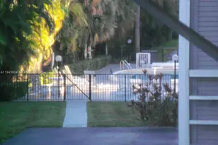 300 NE 14th Ave, Hallandale Beach, FL 33009 - Photo 15