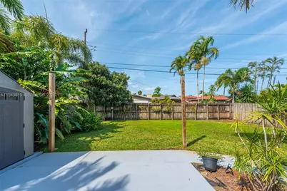 81 NE 47th St, Oakland Park, FL 33334 - Photo 29