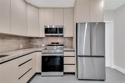 807 NW 51st St, Miami, FL 33127 - Photo 5