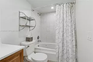 211 S Ocean Dr, Hollywood, FL 33019 - Photo 17