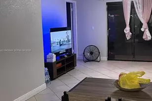 940 NW 104th Ave, Pembroke Pines, FL 33026 - Photo 3