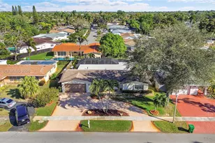 11121 NW 19th St, Pembroke Pines, FL 33026 - Photo 21