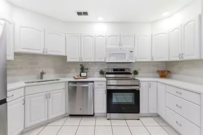 935 Amy Ridge Ct, Kissimmee, FL 34747 - Photo 17