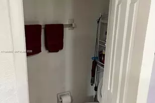 4211 W 10th Ln, Hialeah, FL 33012 - Photo 11