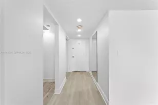 3731 N Country Club Dr, Aventura, FL 33180 - Photo 5