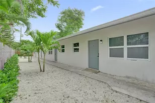 922 NW 4th Ave, Fort Lauderdale, FL 33311 - Photo 3