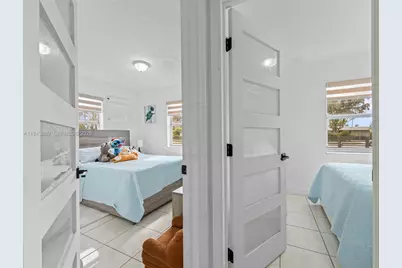 11401 SW 56th St, Miami, FL 33165 - Photo 13