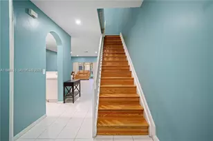 12111 SW 5th Ct, Pembroke Pines, FL 33025 - Photo 5