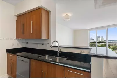 325 S Biscayne #1718, Miami, FL 33131 - Photo 5