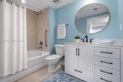 325 S Biscayne #1718, Miami, FL 33131 - Photo 13