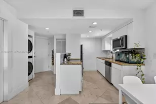 7728 Collins Ave, Miami Beach, FL 33141 - Photo 15