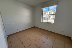 13064 NW 9th Ct, Pembroke Pines, FL 33028 - Photo 11