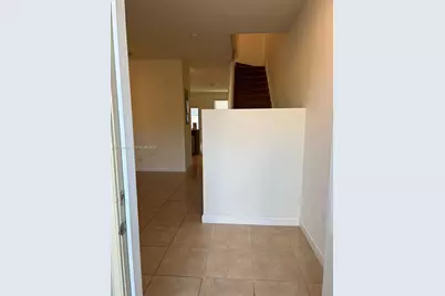 9332 W 33rd Ln #9332, Hialeah, FL 33018 - Photo 7