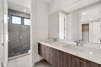 8091 NW 48th Ter, Doral, FL 33166 - Photo 35