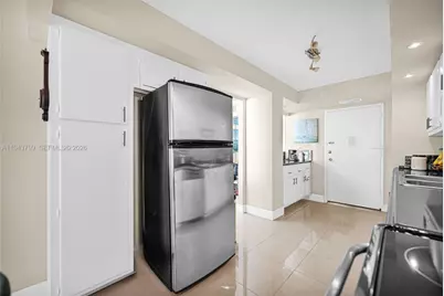7135 Collins Ave #1722, Miami Beach, FL 33141 - Photo 13