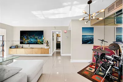 7135 Collins Ave #1722, Miami Beach, FL 33141 - Photo 7