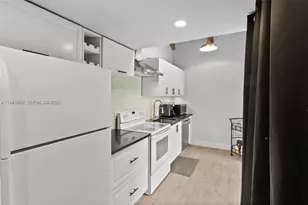 8331 SW 157th Ave, Miami, FL 33193 - Photo 5