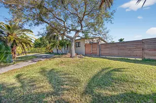 27701 SW 162nd Ct, Homestead, FL 33031 - Photo 3