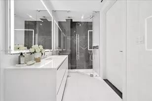 300 Biscayne Blvd Way, Miami, FL 33131 - Photo 7
