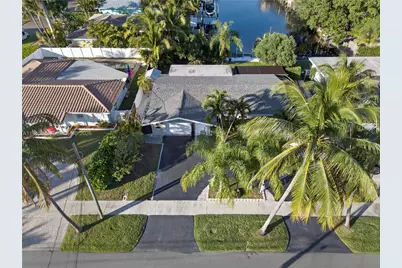 371 SE 3rd St, Pompano Beach, FL 33060 - Photo 3