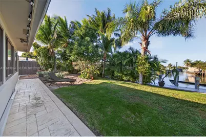 371 SE 3rd St, Pompano Beach, FL 33060 - Photo 21