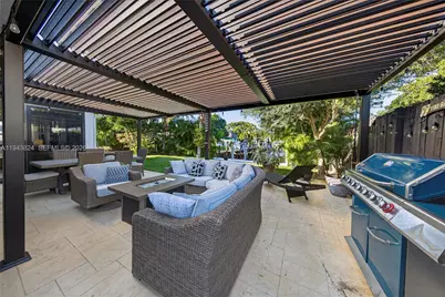 371 SE 3rd St, Pompano Beach, FL 33060 - Photo 29